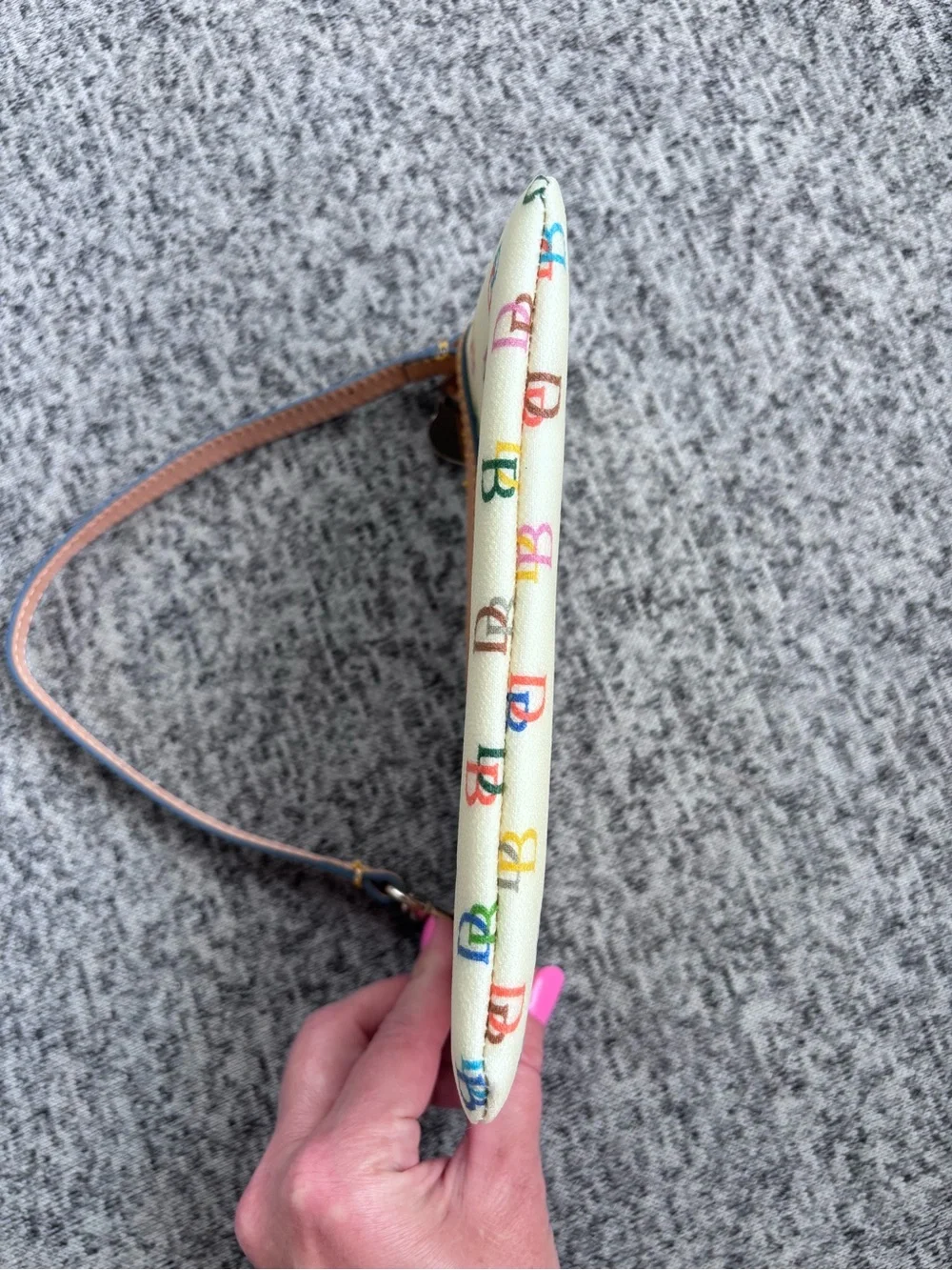 Vtg Dooney And Burke Off-White Multicolor Rainbow Zip Y2K Heart Charm Wristlet
